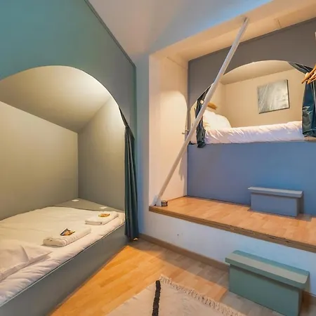Le Loft Triplex 200m2 Avec Billard Au Centre-ville Holiday home