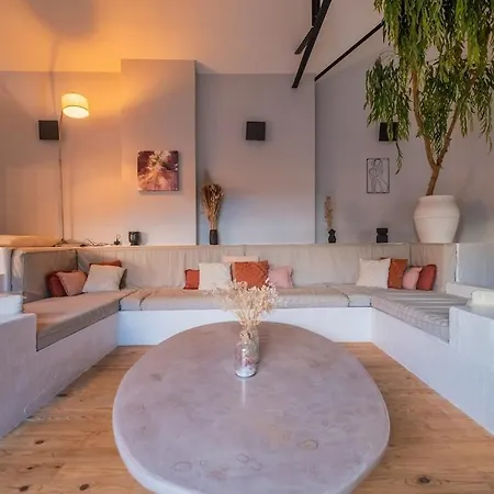 Holiday home Le Loft Triplex 200m2 Avec Billard Au Centre-ville