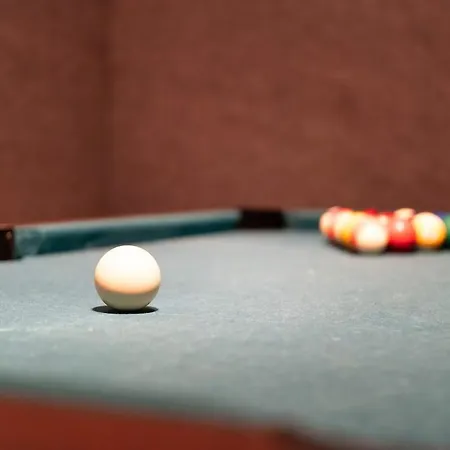 Le Loft Triplex 200m2 Avec Billard Au Centre-ville Дом отдыха *