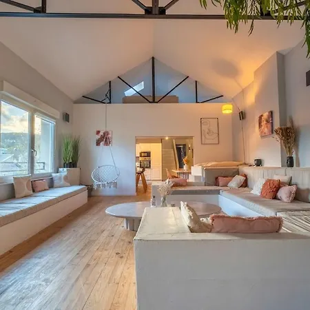 Дом отдыха Le Loft Triplex 200m2 Avec Billard Au Centre-ville Эперне
