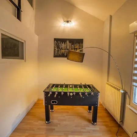 Le Loft Triplex 200m2 Avec Billard Au Centre-ville Σπίτι διακοπών