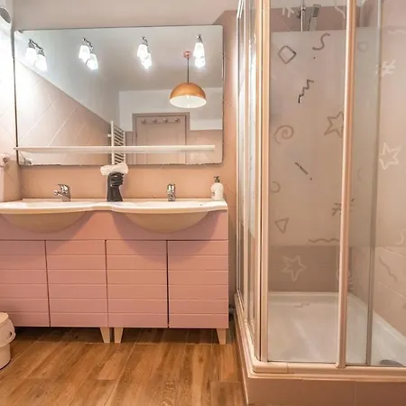 Le Loft Triplex 200m2 Avec Billard Au Centre-ville Дом отдыха *