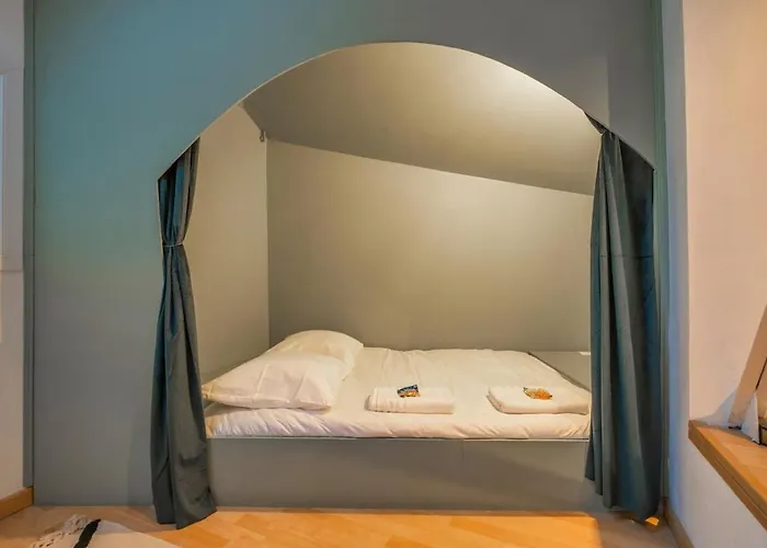 Le Loft Triplex 200m2 Avec Billard Au Centre-ville Επερνέ