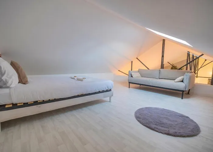 Le Loft Triplex 200m2 Avec Billard Au Centre-ville