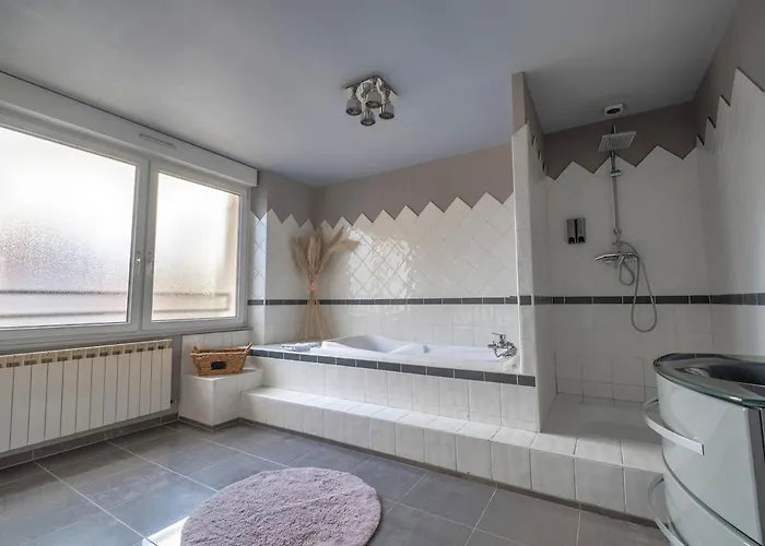 Le Loft Triplex 200m2 Avec Billard Au Centre-ville Επερνέ